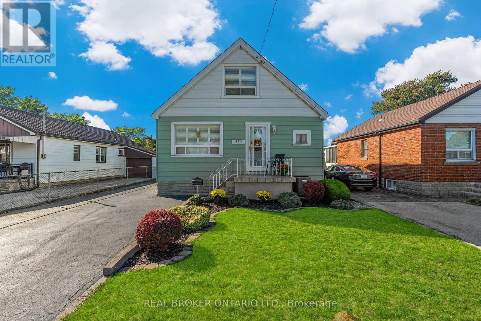 379 Talbot Street, Hamilton, Ontario  L8H 6T5 - Photo 1 - X13003694