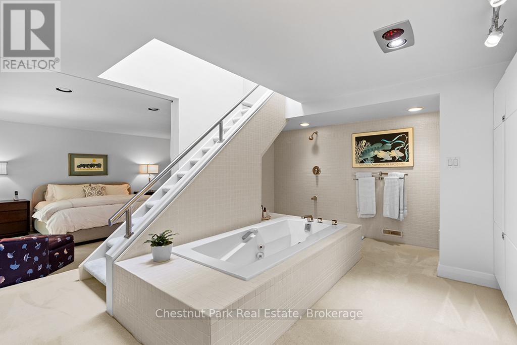 403123 Grey Road 4 Road, West Grey, Ontario  N0G 1R0 - Photo 24 - X12396532