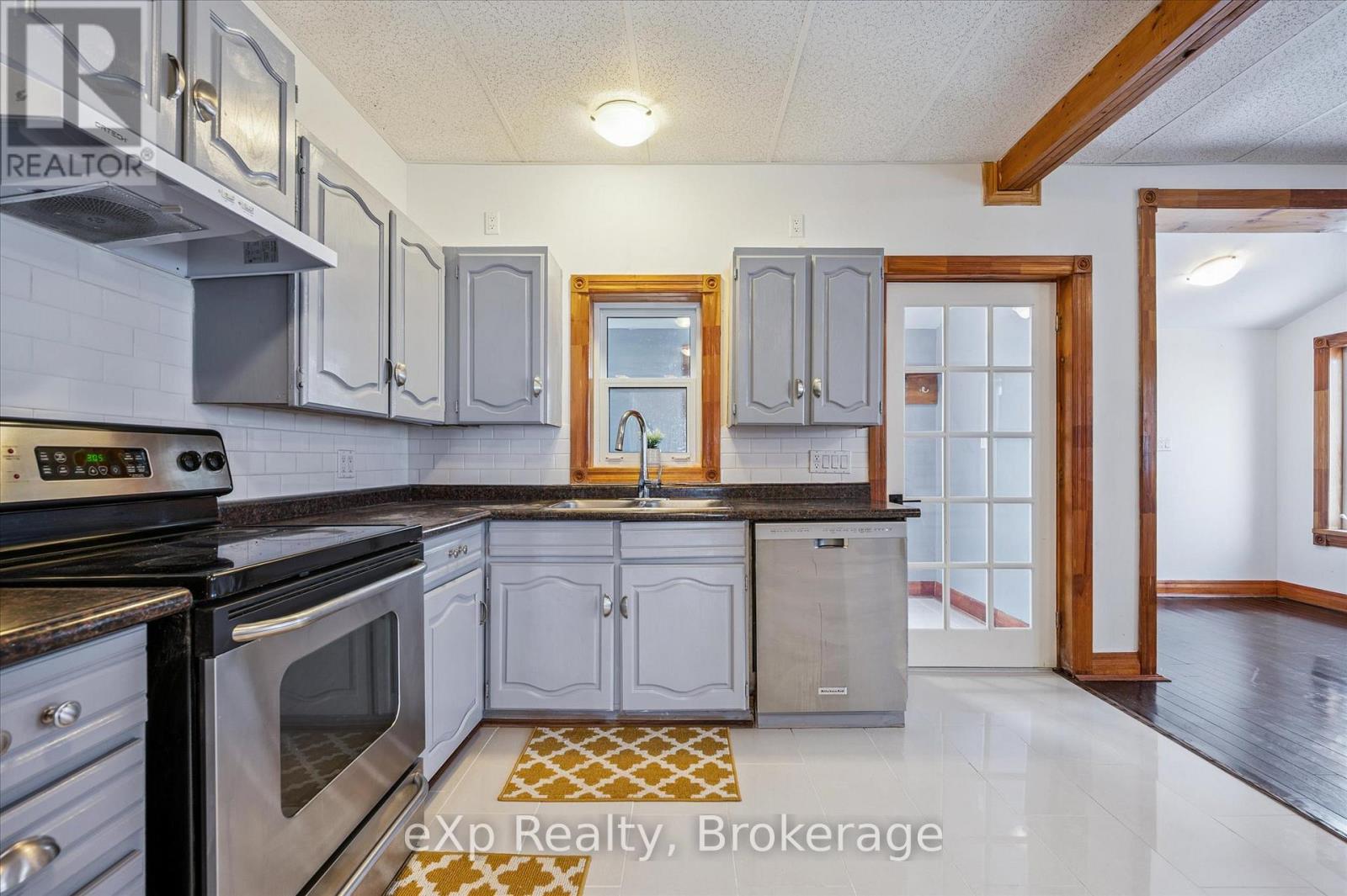 9276 Wellington Rd 16, Wellington North, Ontario  N0G 2E0 - Photo 4 - X12706330