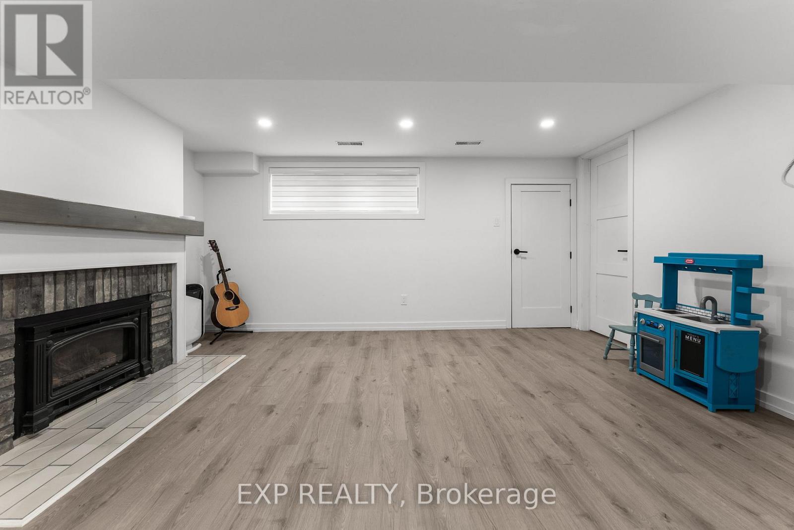 16 Lorne Street, Georgina, Ontario L0E 1L0 - Photo 25 - N13003676