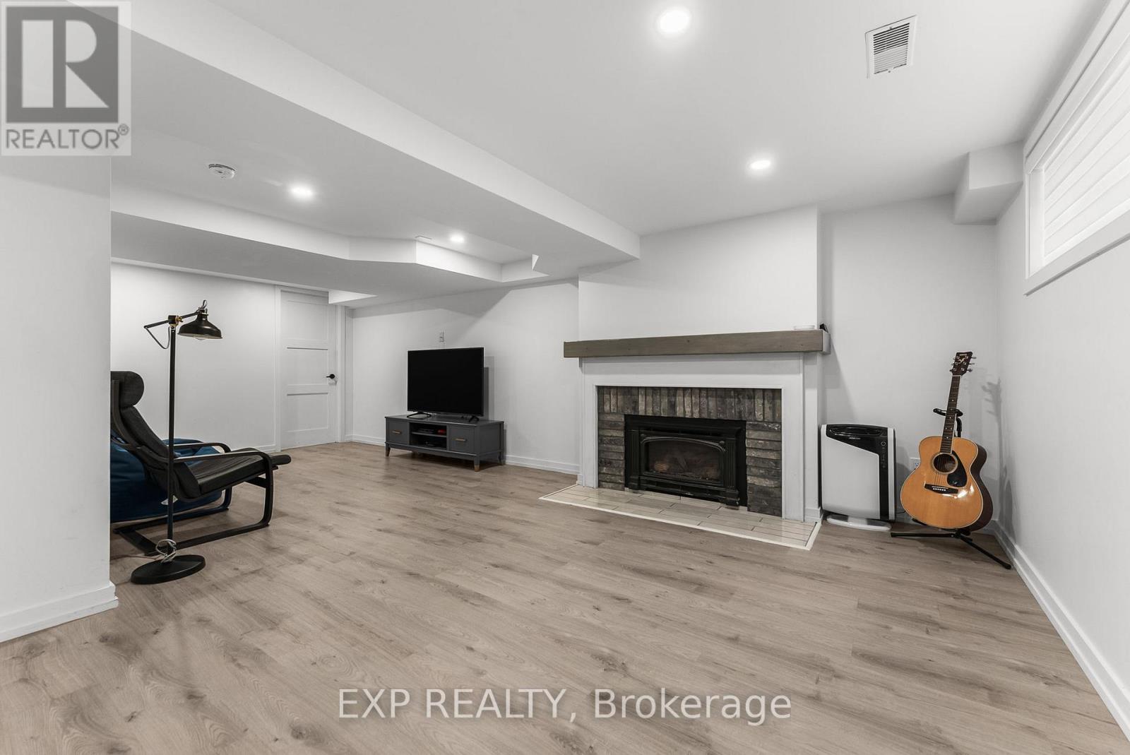 16 Lorne Street, Georgina, Ontario L0E 1L0 - Photo 28 - N13003676