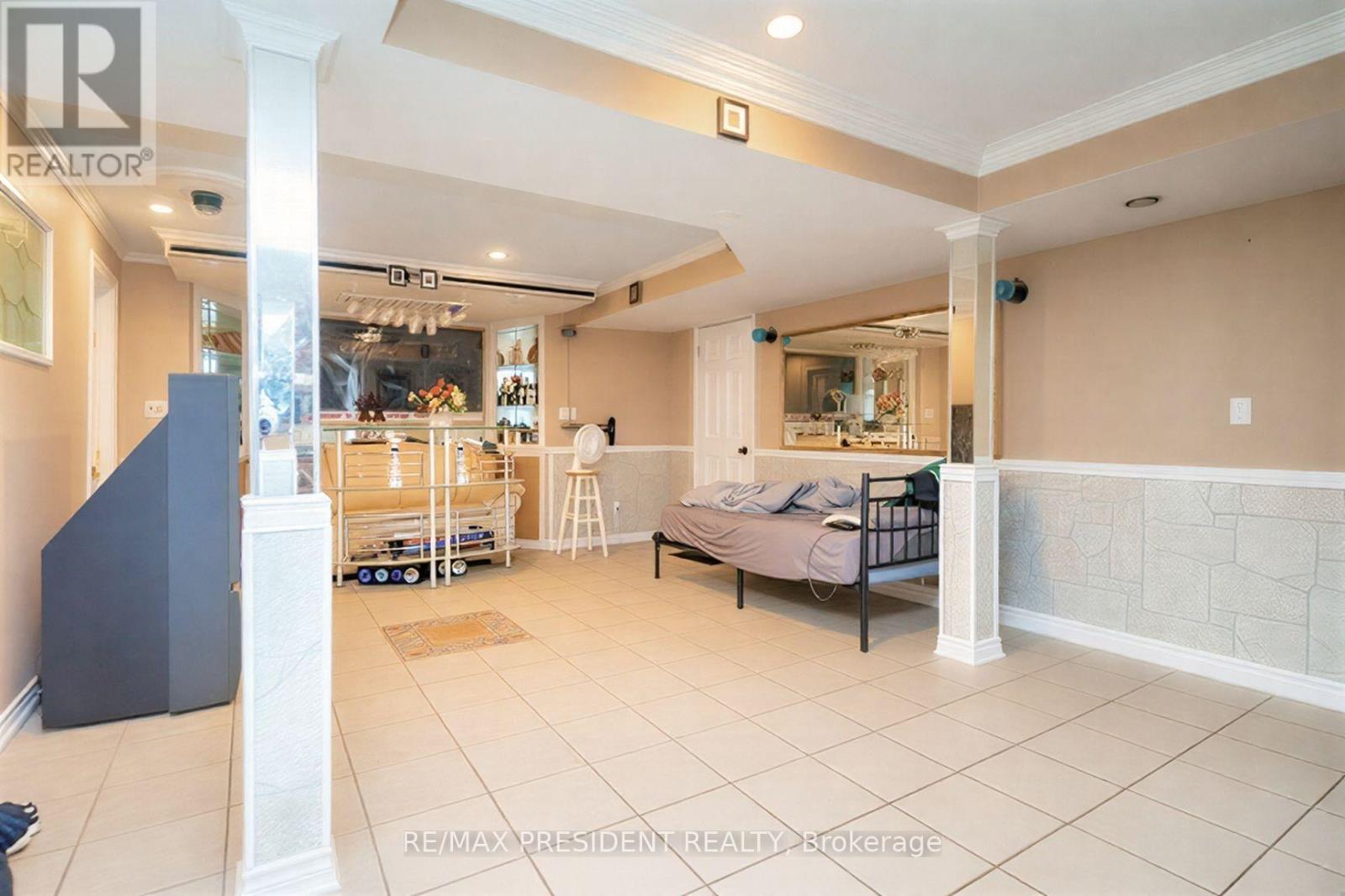 3211 Bloomfield Drive, Mississauga, Ontario  L5N 6V2 - Photo 15 - W12732102