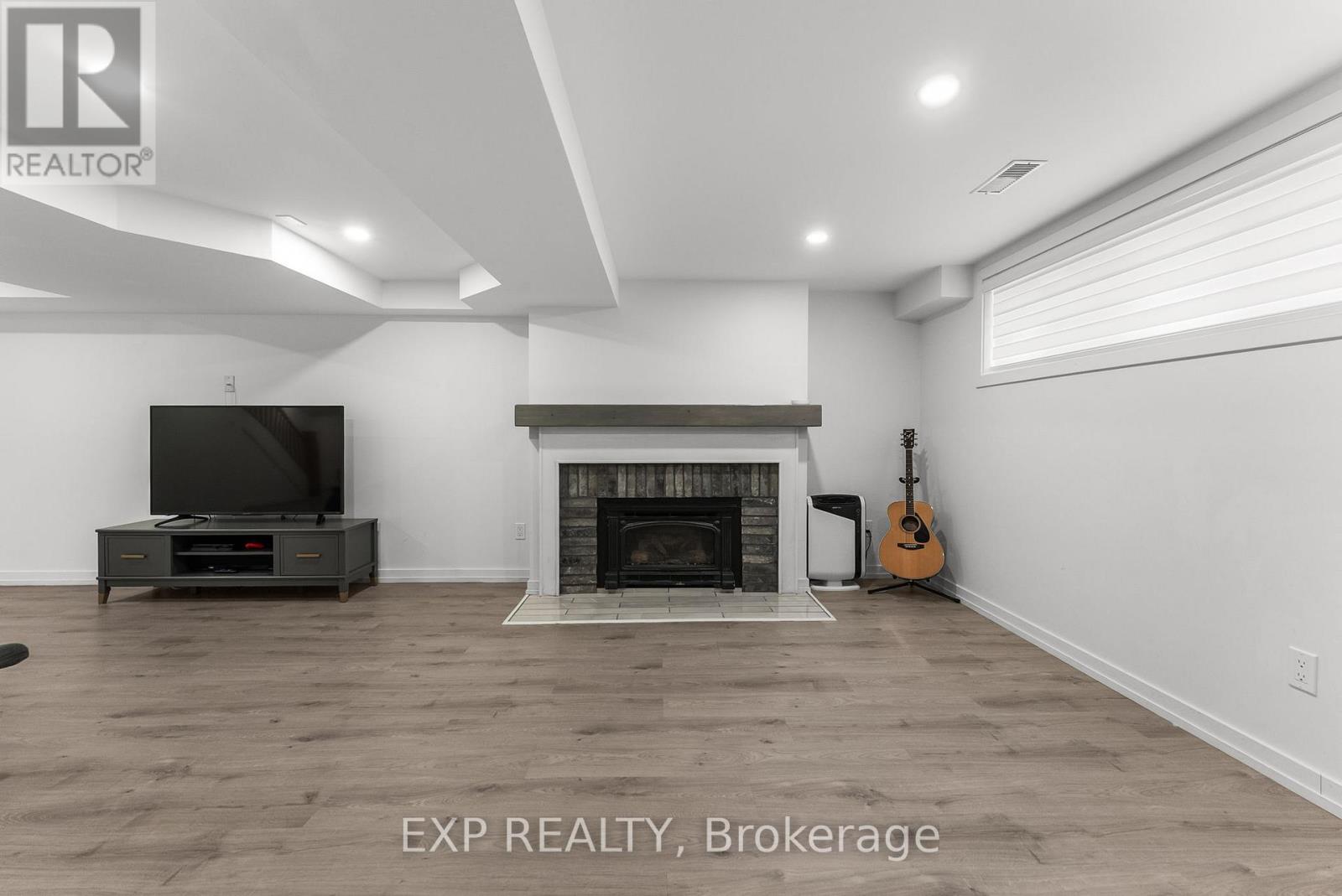 16 Lorne Street, Georgina, Ontario L0E 1L0 - Photo 30 - N13003676