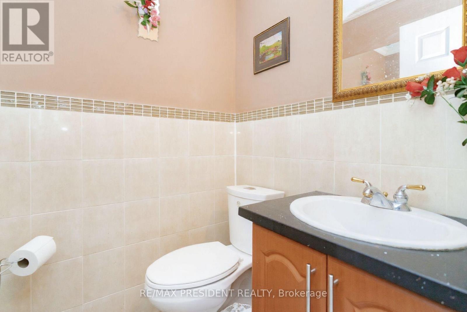 3211 Bloomfield Drive, Mississauga, Ontario  L5N 6V2 - Photo 10 - W12732102