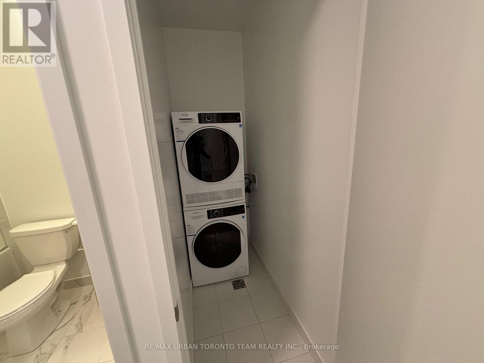 2507 - 180 Front Street E, Toronto, Ontario  M5A 0A9 - Photo 16 - C12869168