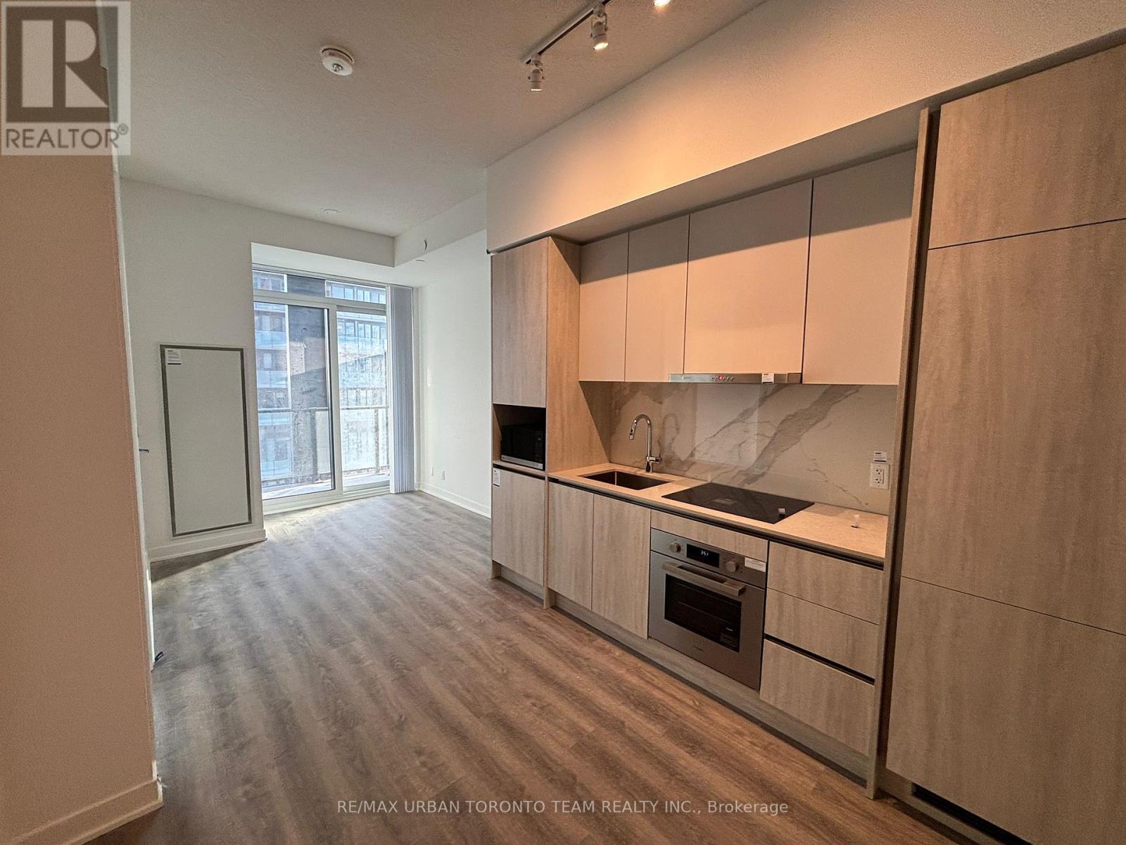 2507 - 180 Front Street E, Toronto, Ontario  M5A 0A9 - Photo 2 - C12869168