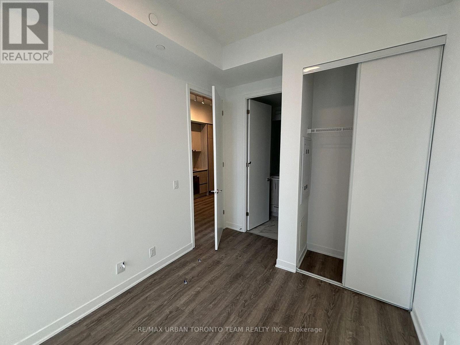 2507 - 180 Front Street E, Toronto, Ontario  M5A 0A9 - Photo 10 - C12869168