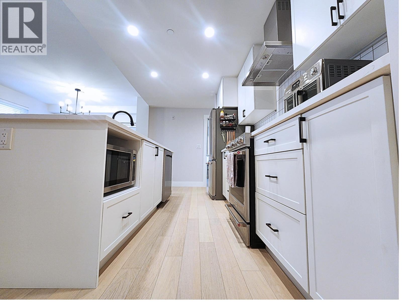 202 22265 Dewdney Trunk Road, Maple Ridge, British Columbia  V2X 3J1 - Photo 4 - R3098080