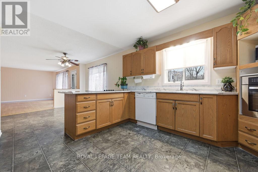 40 Pine Avenue, Renfrew, Ontario  K7V 2P7 - Photo 10 - X13003844