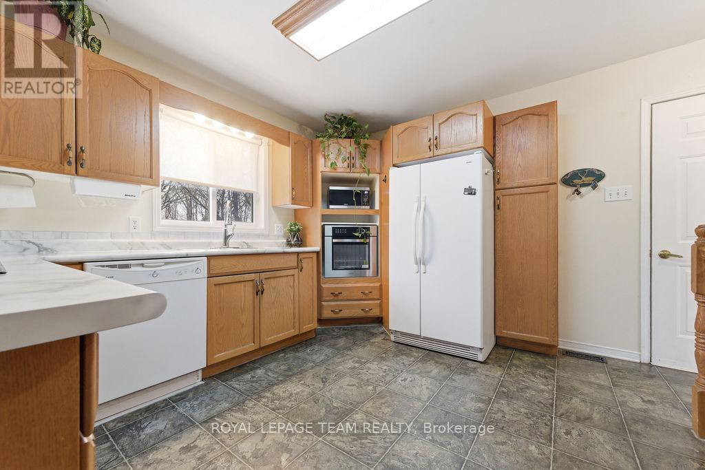 40 Pine Avenue, Renfrew, Ontario  K7V 2P7 - Photo 12 - X13003844