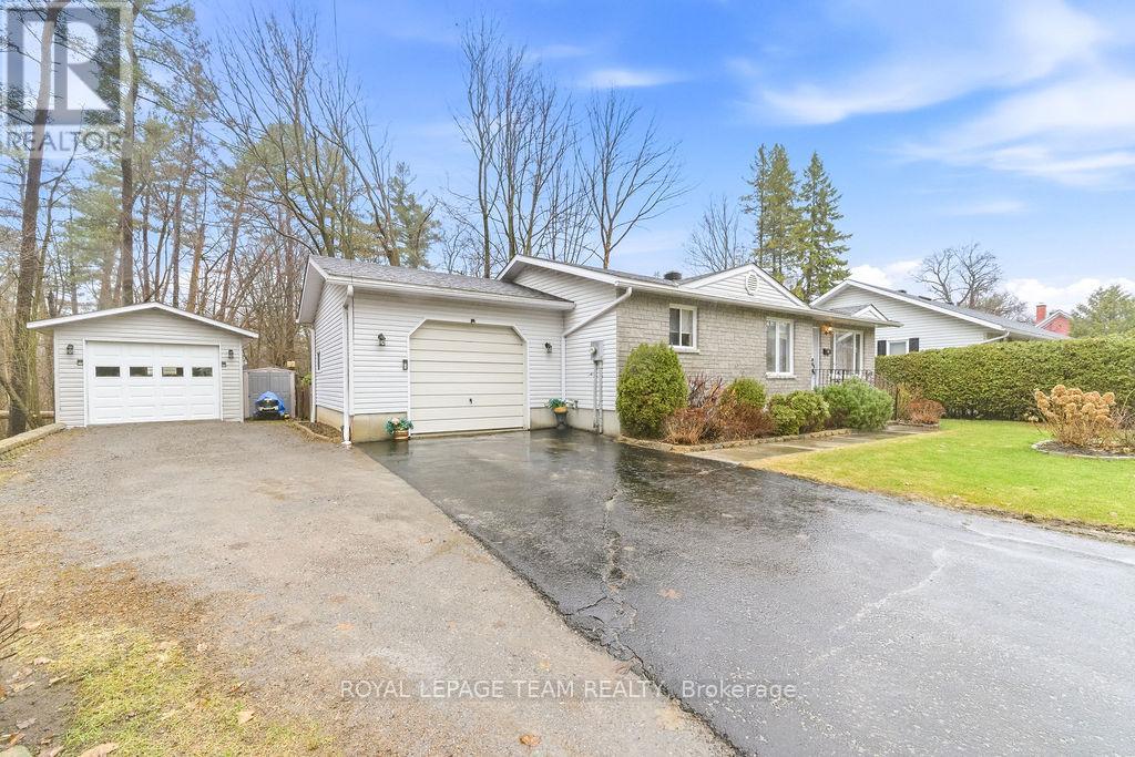 40 Pine Avenue, Renfrew, Ontario  K7V 2P7 - Photo 2 - X13003844