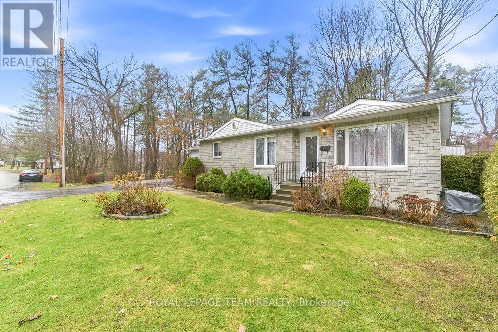 40 Pine Avenue, Renfrew, Ontario  K7V 2P7 - Photo 3 - X13003844