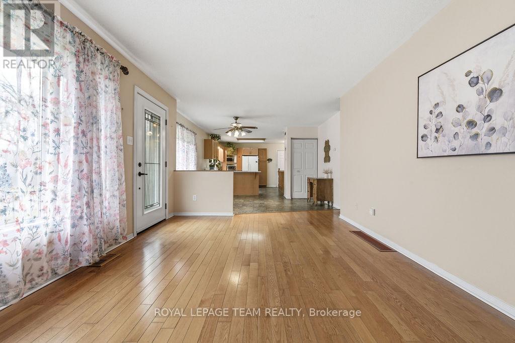 40 Pine Avenue, Renfrew, Ontario  K7V 2P7 - Photo 4 - X13003844