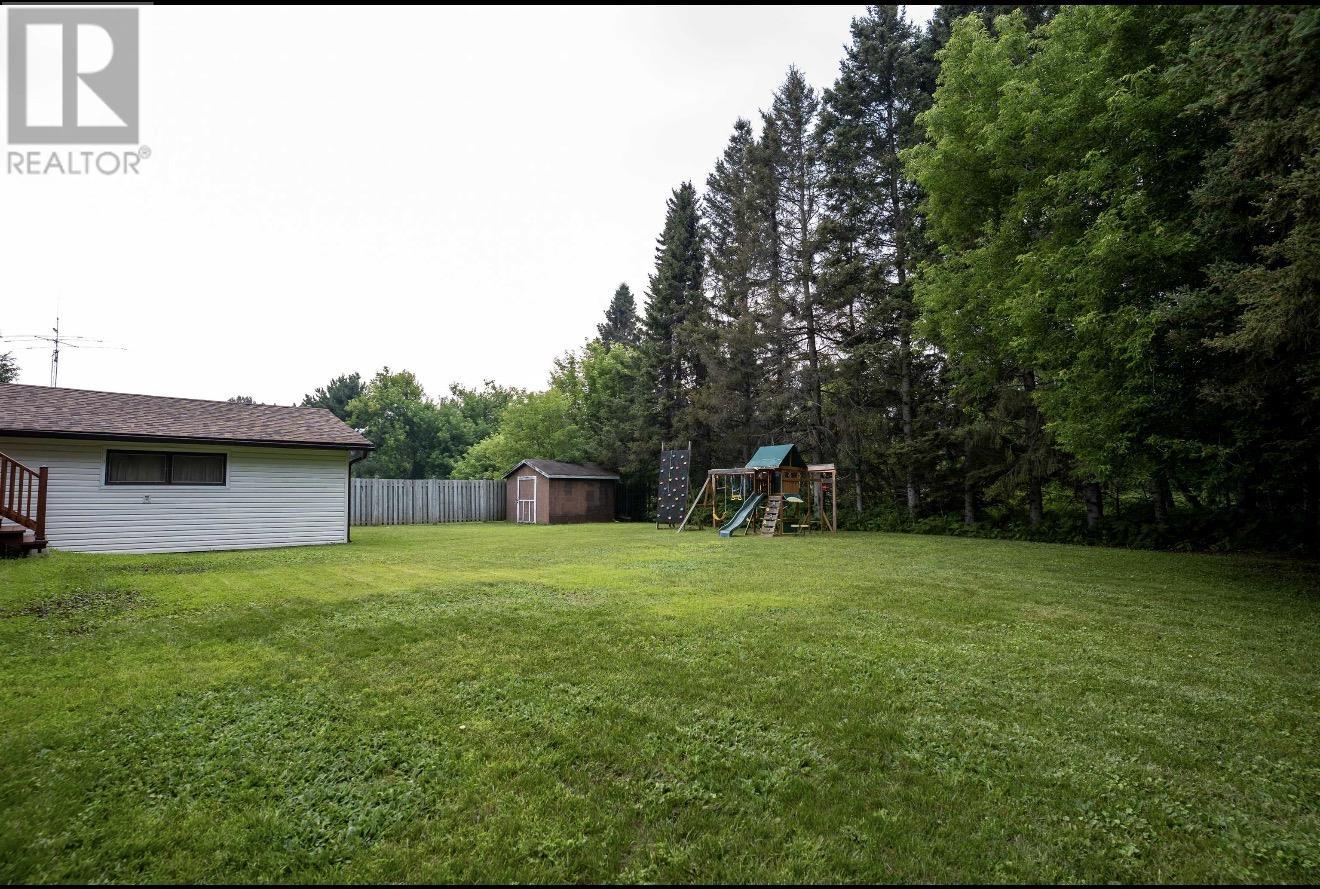 2031 Murphy Ave, Thunder Bay, Ontario  P7K 1G7 - Photo 3 - TB2600705