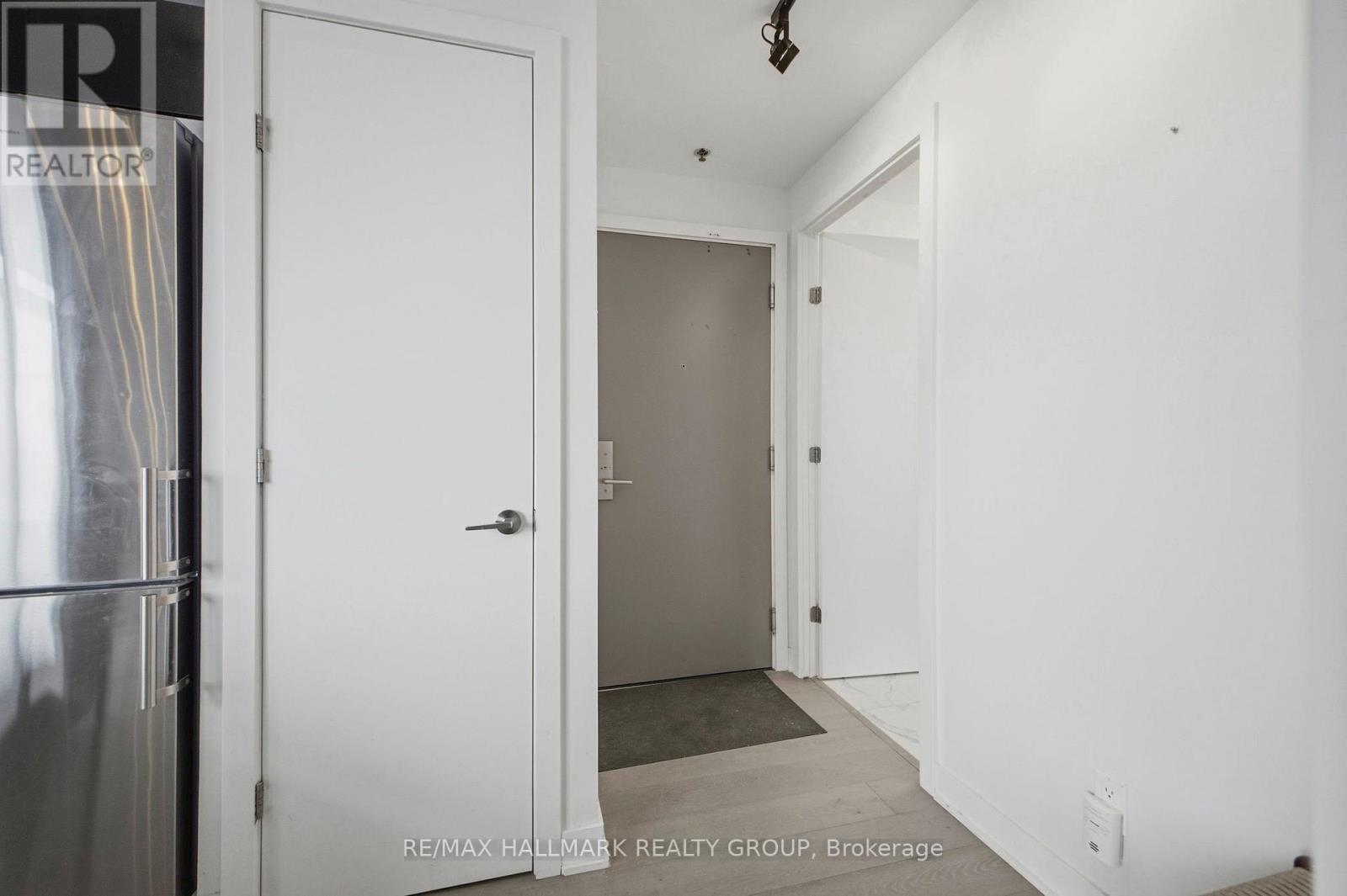 1001 - 203 Catherine Street, Ottawa, Ontario  K2P 1J5 - Photo 3 - X13003800