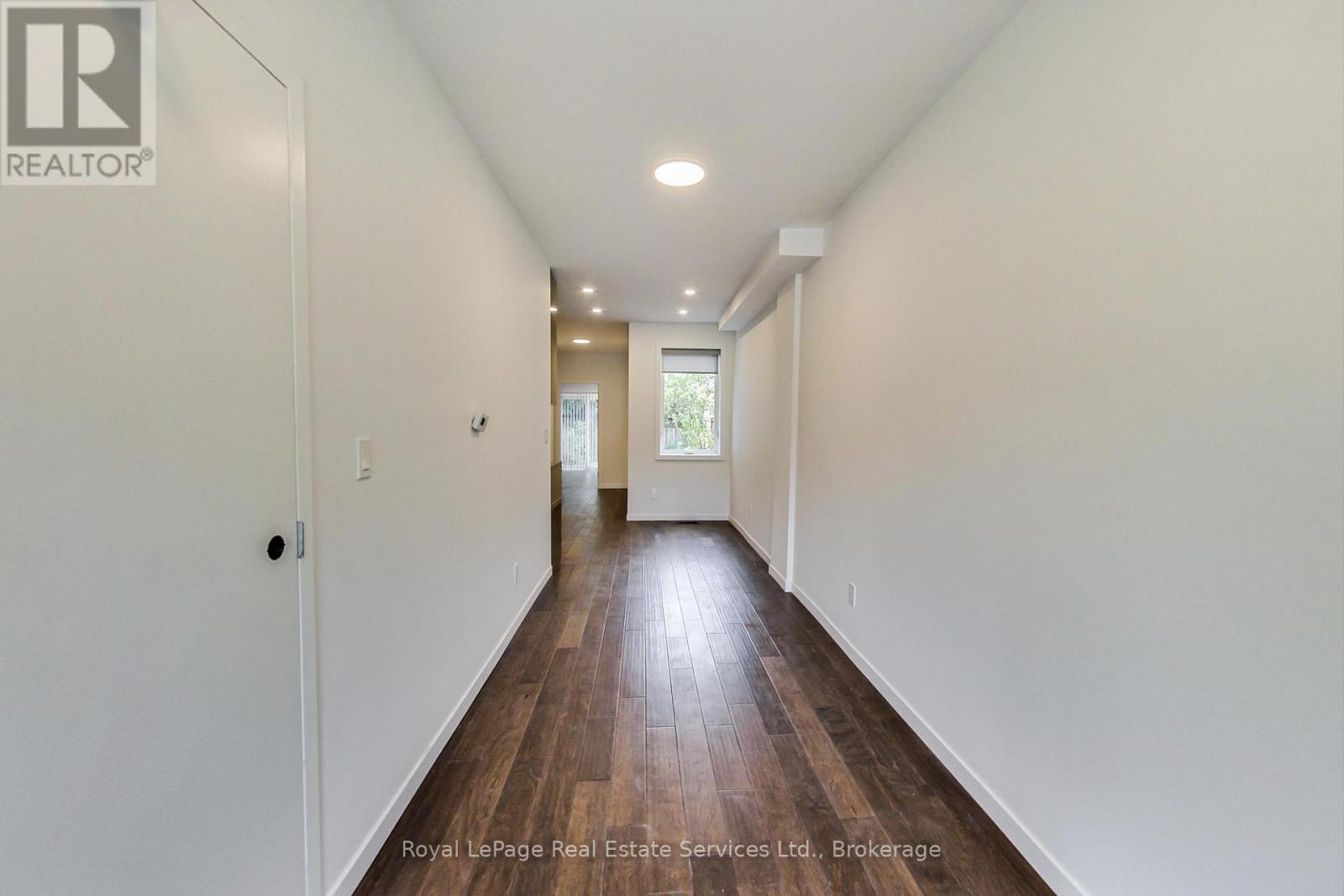 Main - 846 Carlaw Avenue, Toronto, Ontario  M4K 3L2 - Photo 4 - E13003794