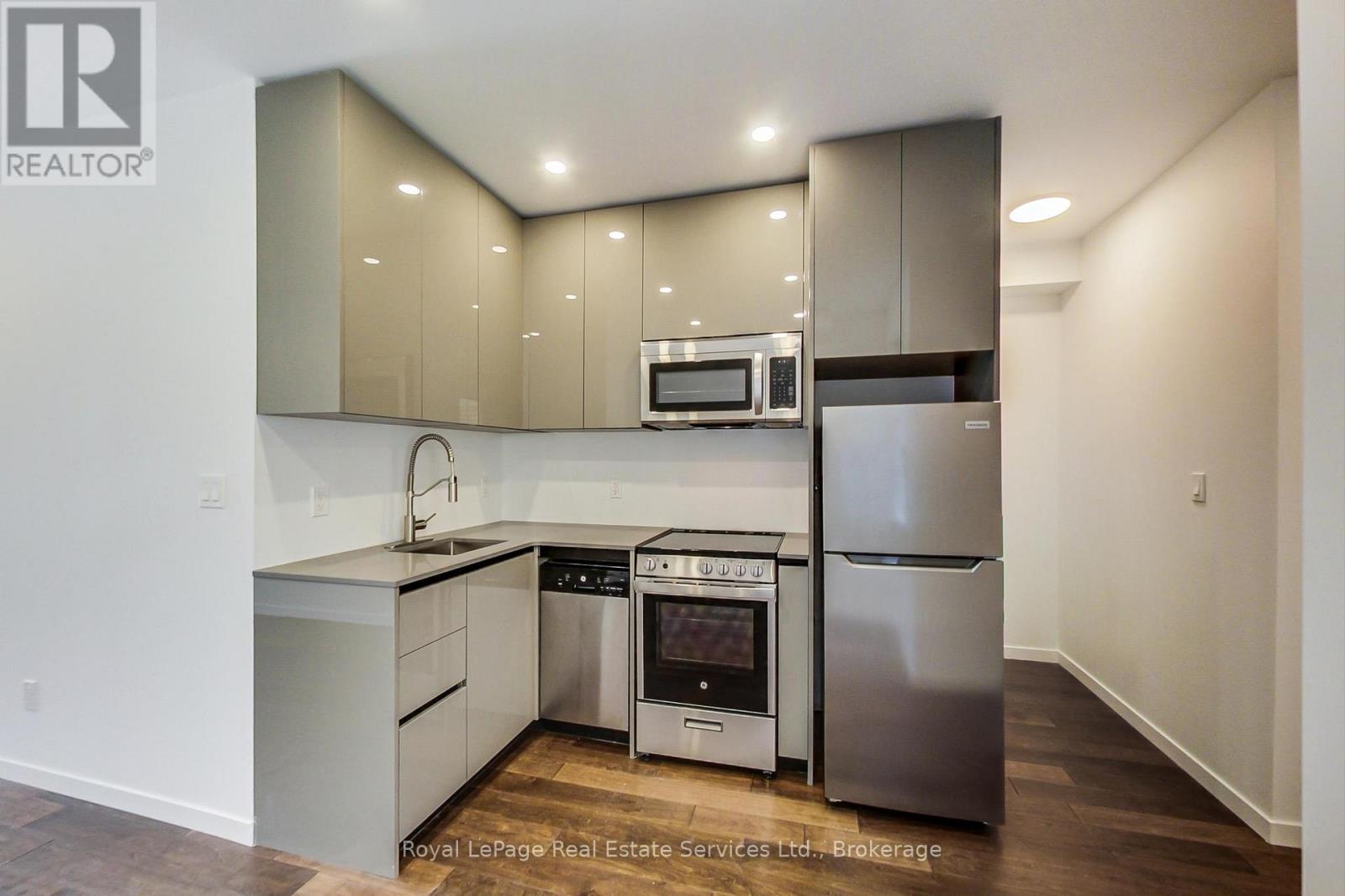 Main - 846 Carlaw Avenue, Toronto, Ontario  M4K 3L2 - Photo 7 - E13003794