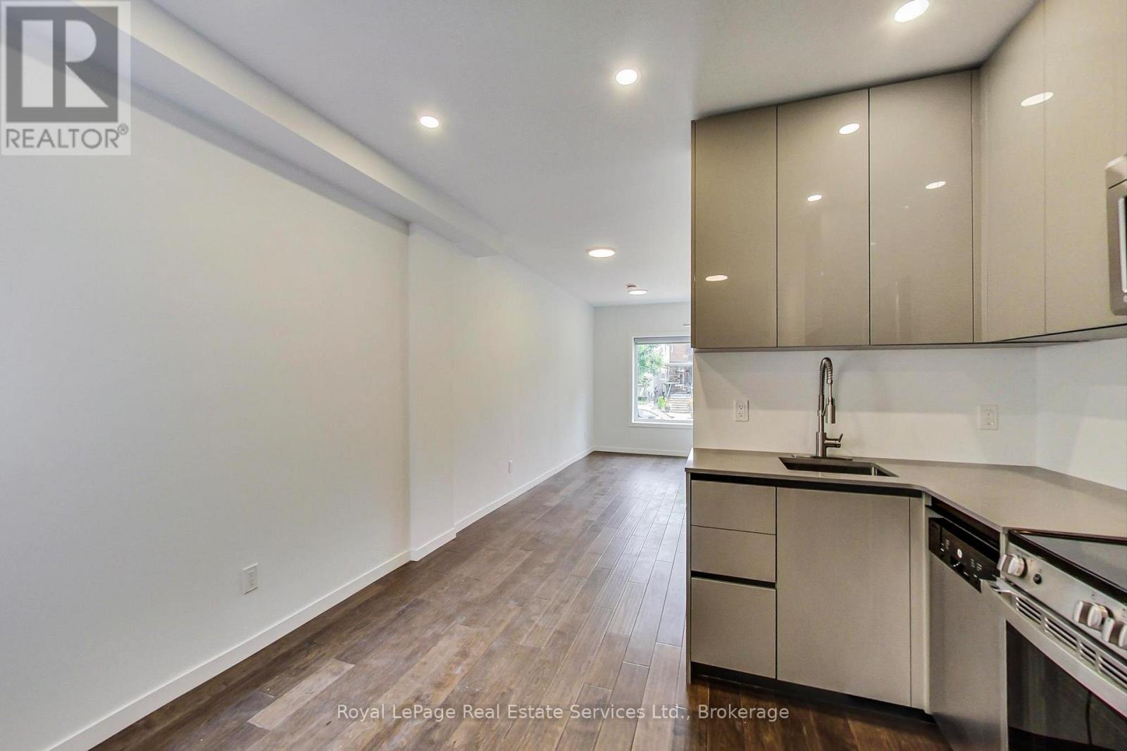 Main - 846 Carlaw Avenue, Toronto, Ontario  M4K 3L2 - Photo 9 - E13003794