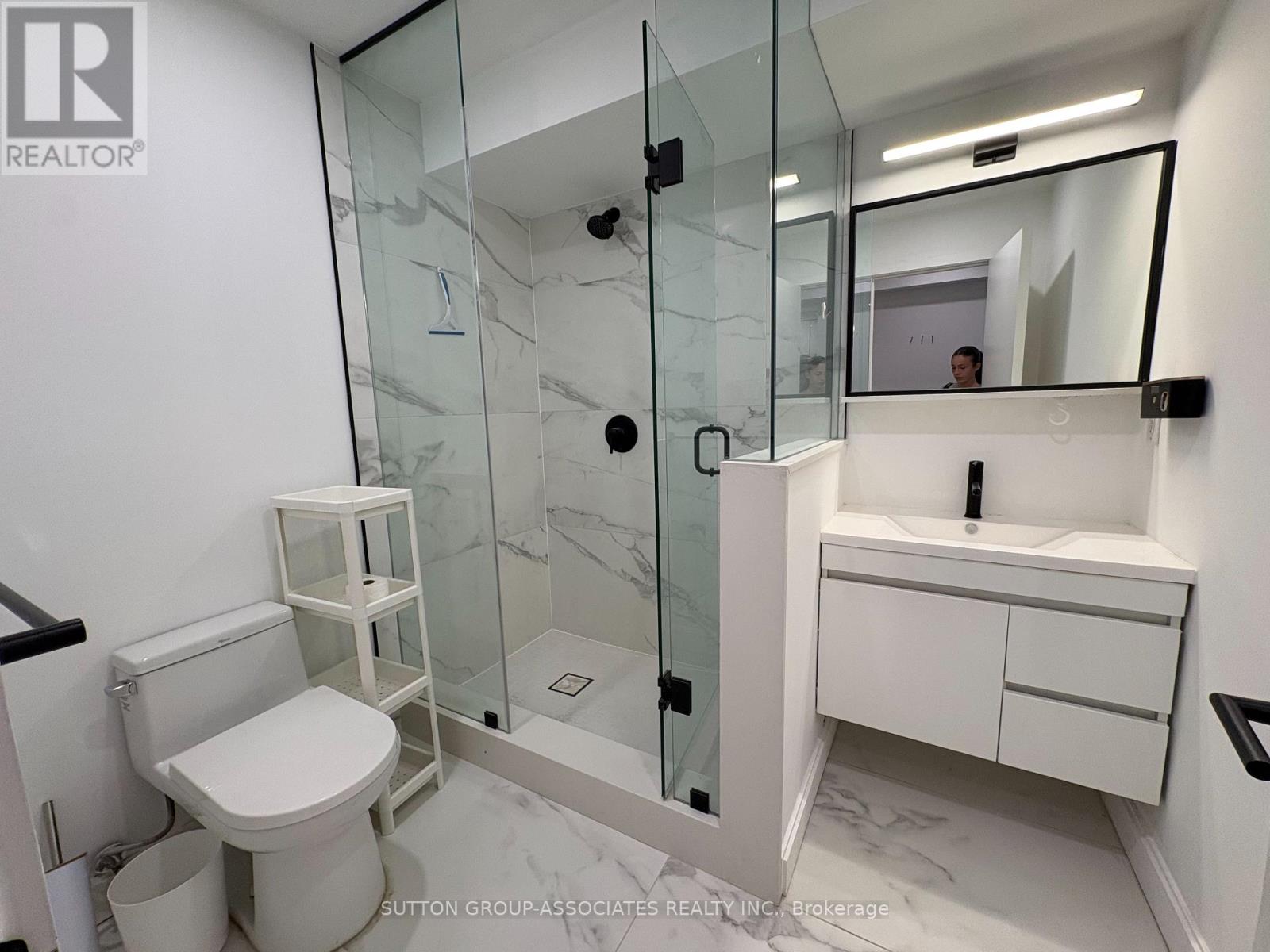 Lower - 222 Wychwood Avenue, Toronto, Ontario  M6C 2T3 - Photo 6 - C12807330