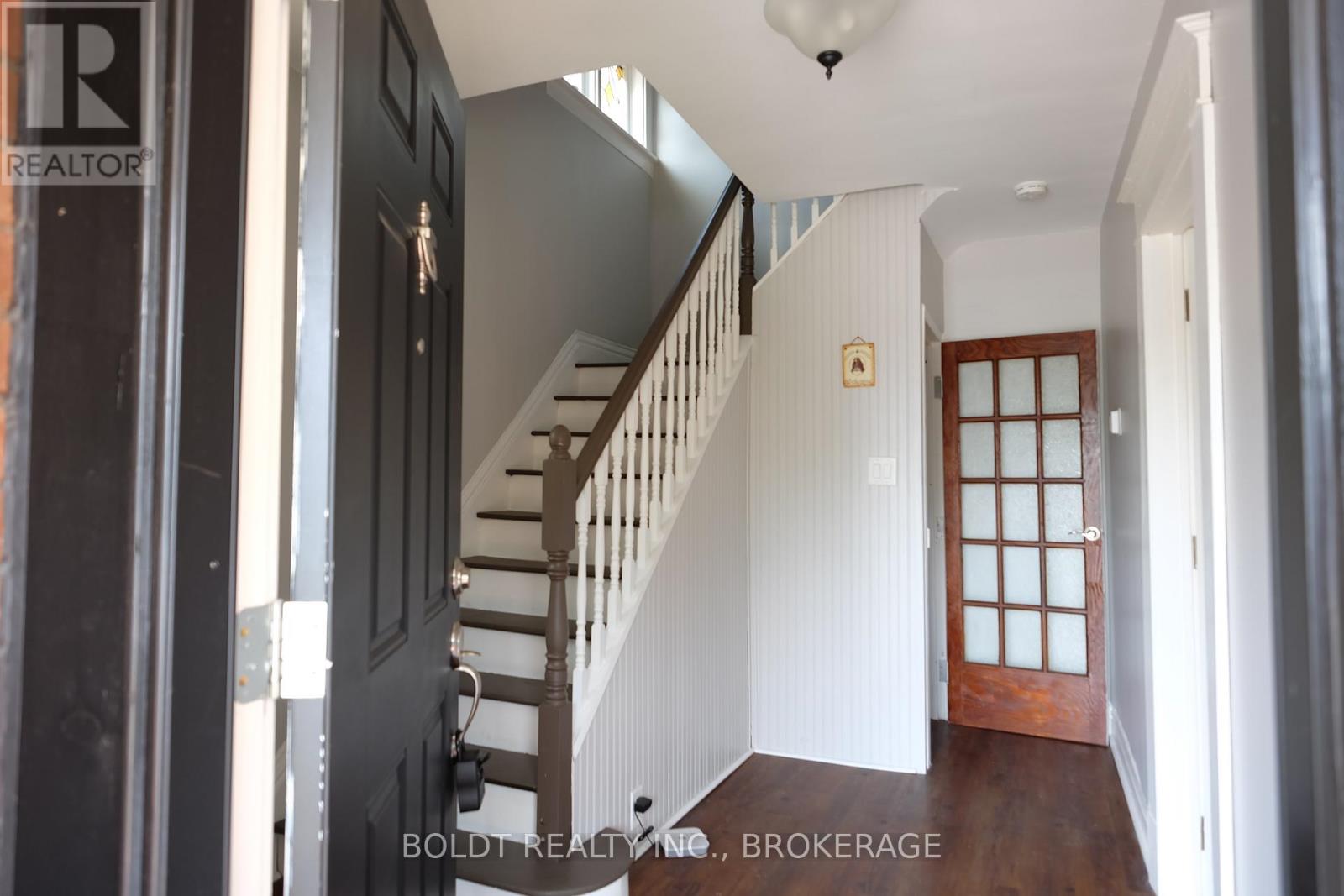 2 - 5029 Fourth Avenue, Niagara Falls, Ontario  L2E 4P5 - Photo 3 - X13003948