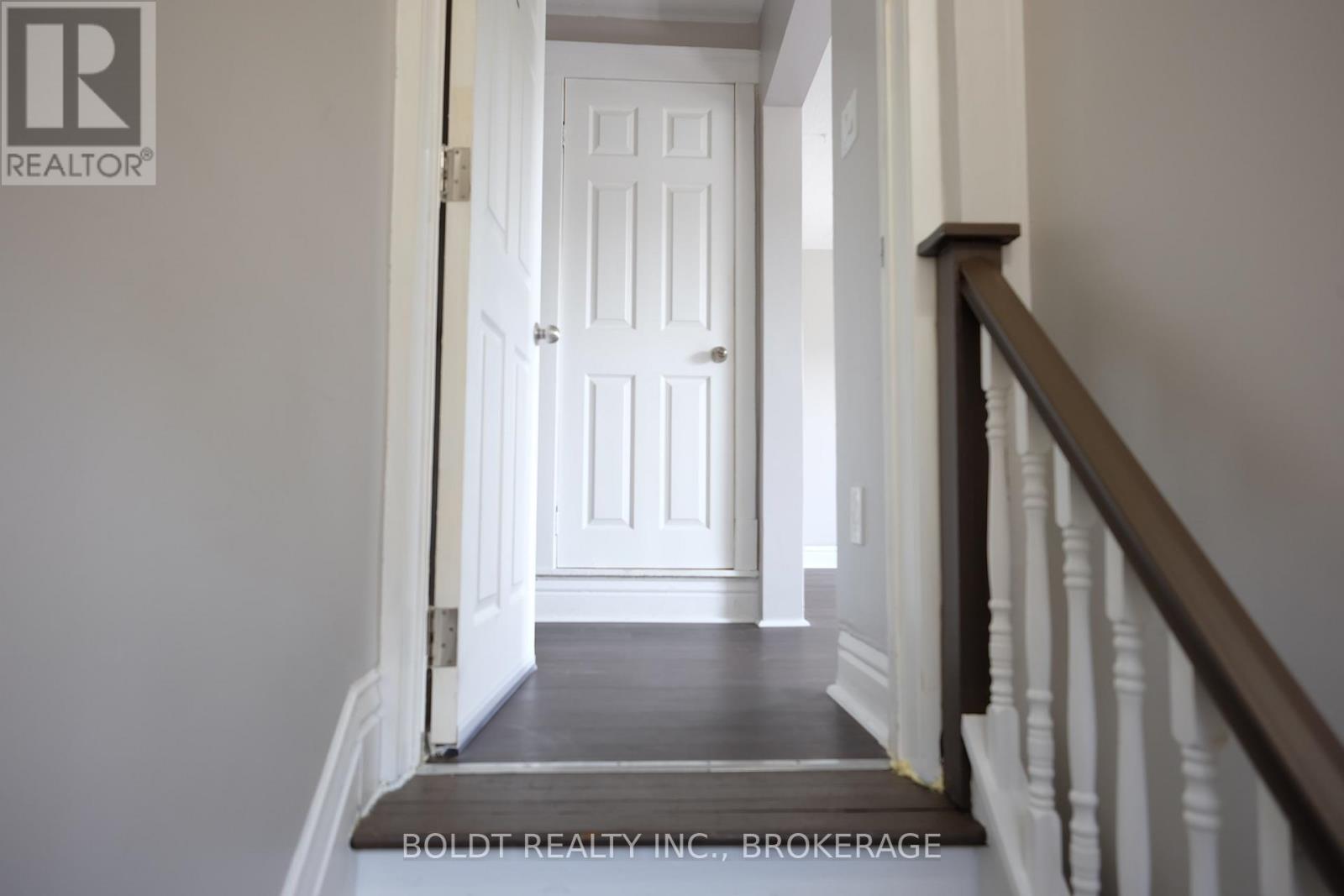 2 - 5029 Fourth Avenue, Niagara Falls, Ontario  L2E 4P5 - Photo 4 - X13003948