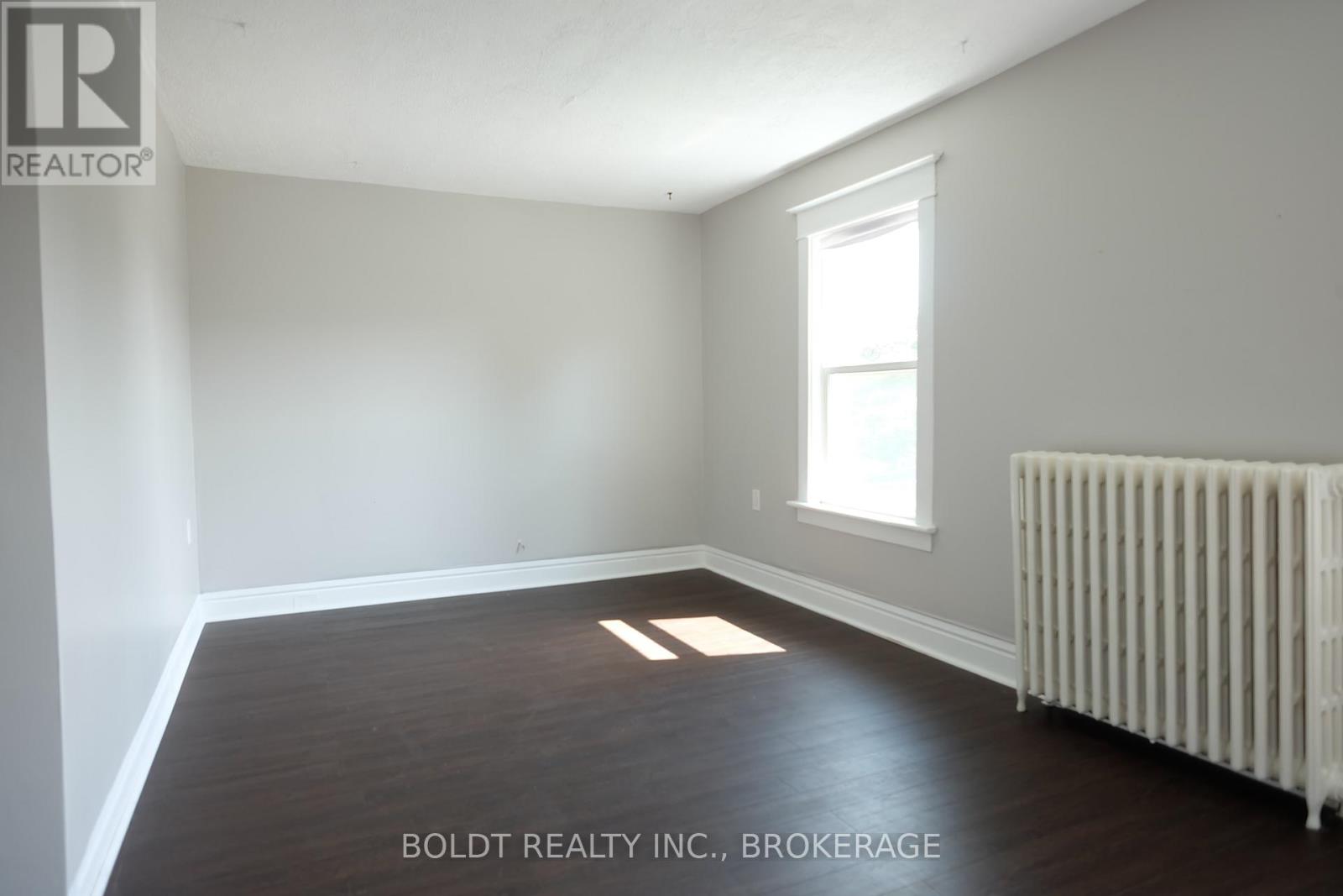 2 - 5029 Fourth Avenue, Niagara Falls, Ontario  L2E 4P5 - Photo 5 - X13003948