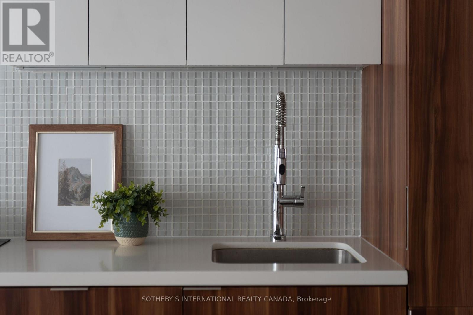 1101 - 185 Roehampton Avenue, Toronto, Ontario  M4C 0C6 - Photo 9 - C12979262