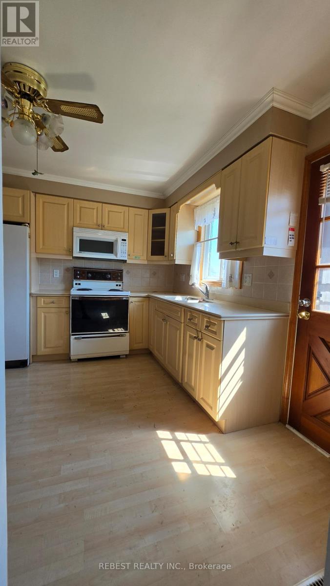 98 Cobblehill Road, Halton Hills, Ontario  L7J 1P3 - Photo 13 - W13003330