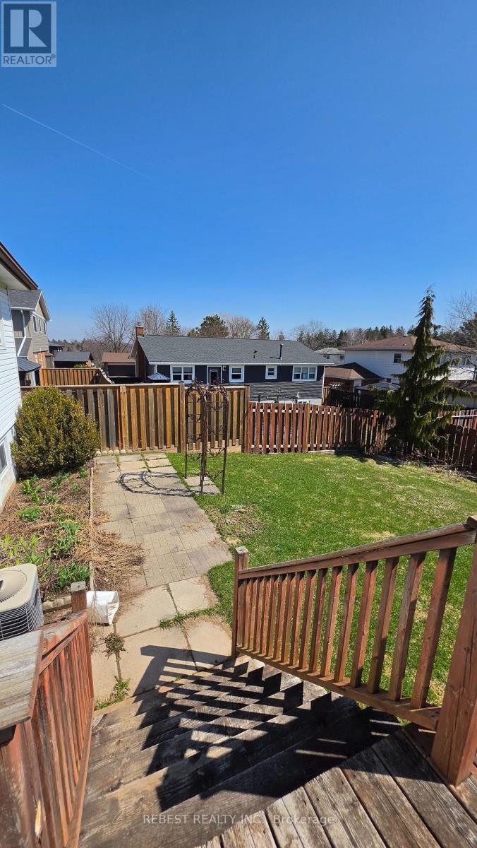 98 Cobblehill Road, Halton Hills, Ontario  L7J 1P3 - Photo 45 - W13003330