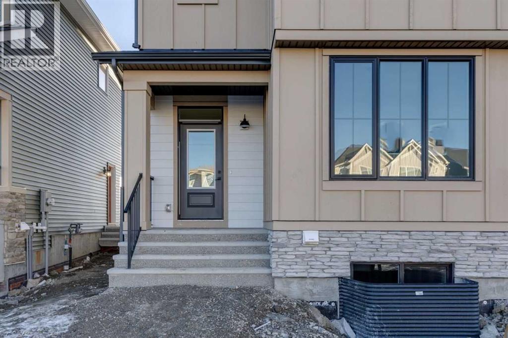 367 Fireside Drive, Cochrane, Alberta T4C 3E1 - Photo 4 - A2283394