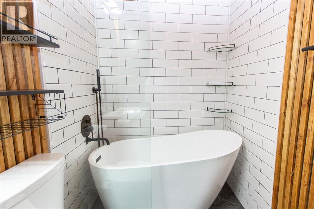 16 Johnson Close, Penhold, Alberta  T0M 0R1 - Photo 16 - A2287189