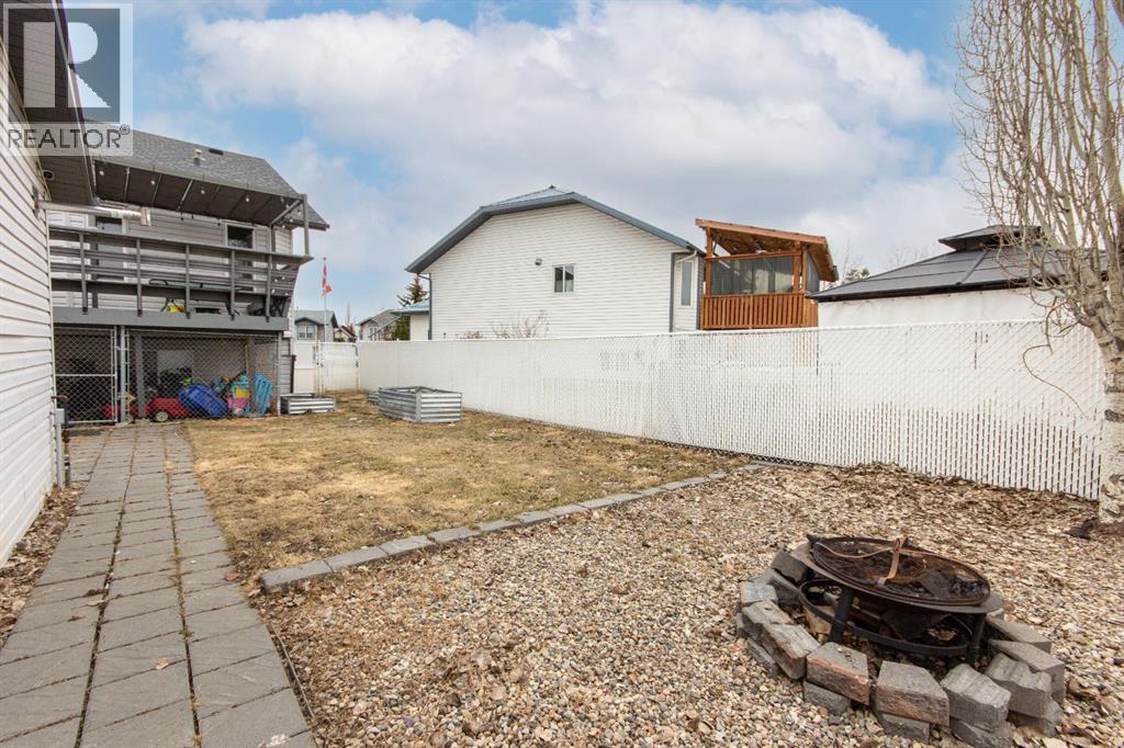 16 Johnson Close, Penhold, Alberta  T0M 0R1 - Photo 33 - A2287189