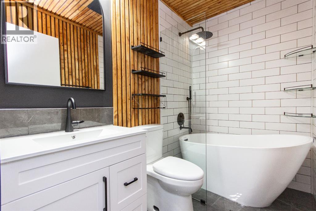 16 Johnson Close, Penhold, Alberta  T0M 0R1 - Photo 14 - A2287189