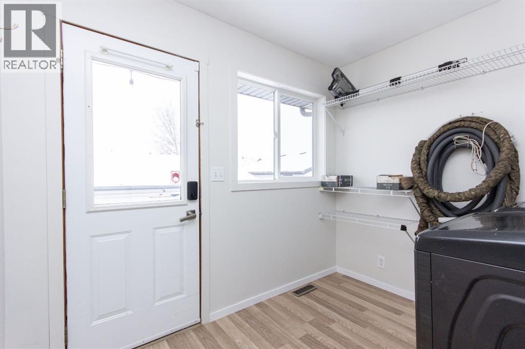 16 Johnson Close, Penhold, Alberta  T0M 0R1 - Photo 20 - A2287189