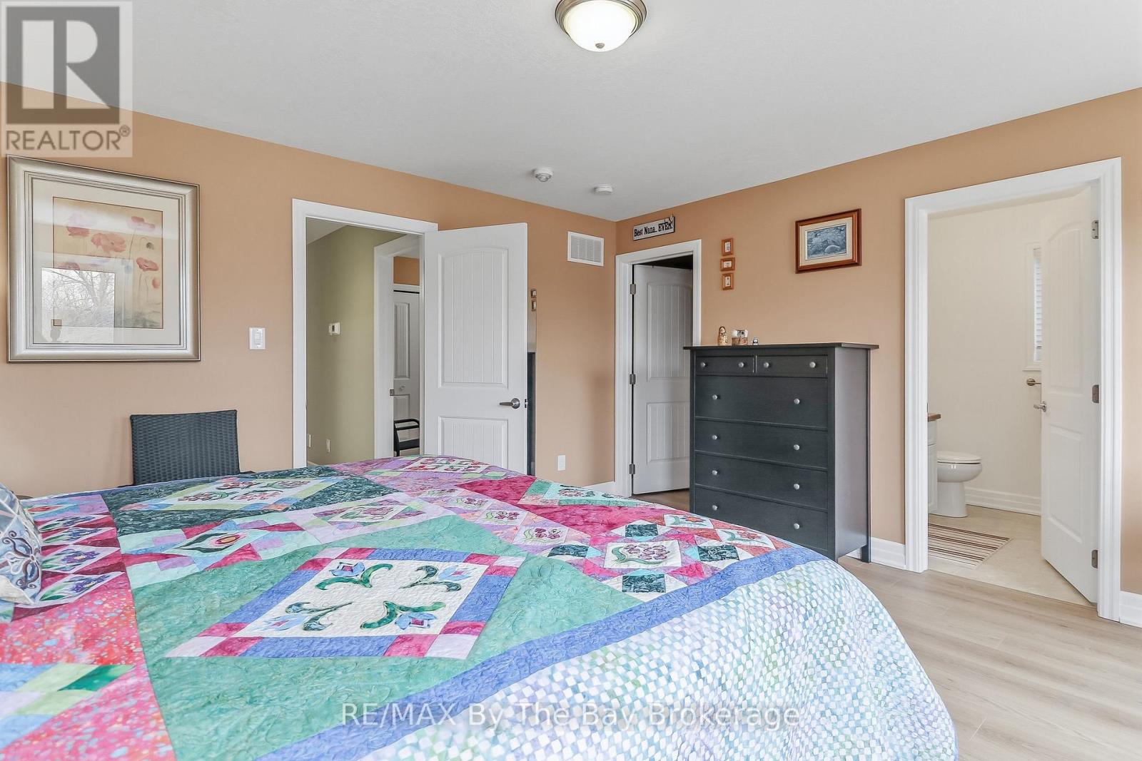 122 New York Avenue, Wasaga Beach, Ontario  L9Z 3A8 - Photo 15 - S13003906