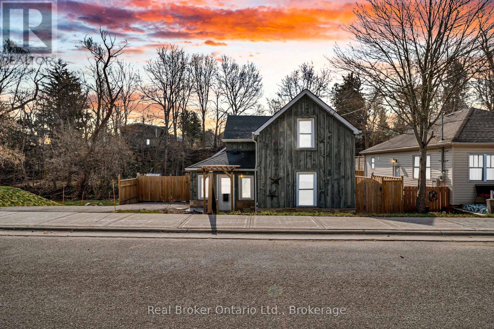 28 CHURCH STREET W, Halton Hills, Ontario