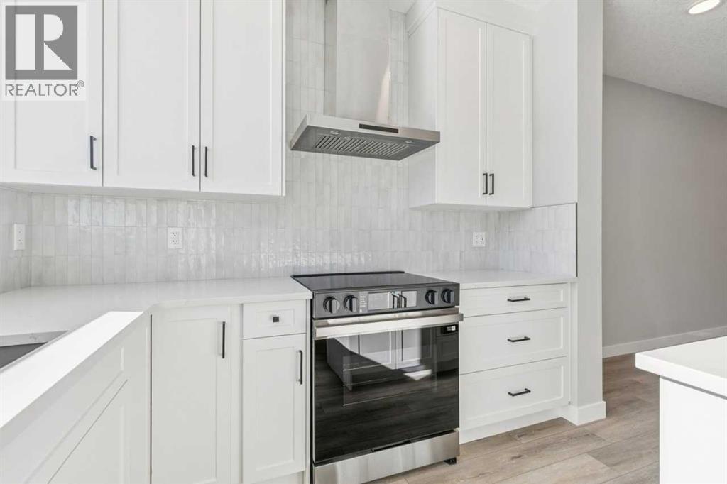 335 Fireside Drive, Cochrane, Alberta  T4C 3E1 - Photo 11 - A2300308