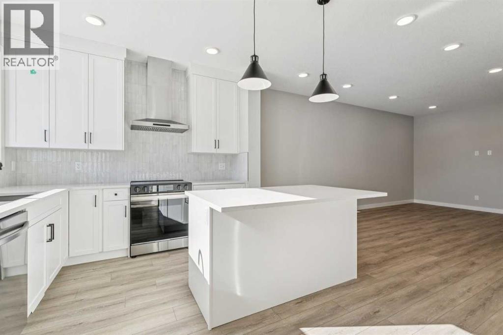 335 Fireside Drive, Cochrane, Alberta  T4C 3E1 - Photo 10 - A2300308