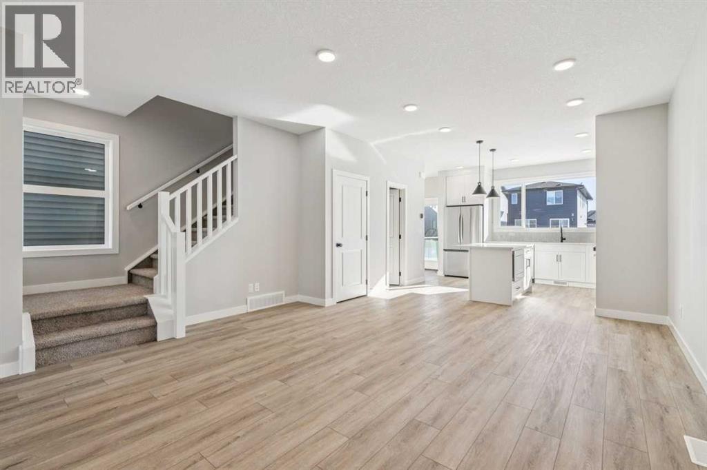 335 Fireside Drive, Cochrane, Alberta  T4C 3E1 - Photo 6 - A2300308