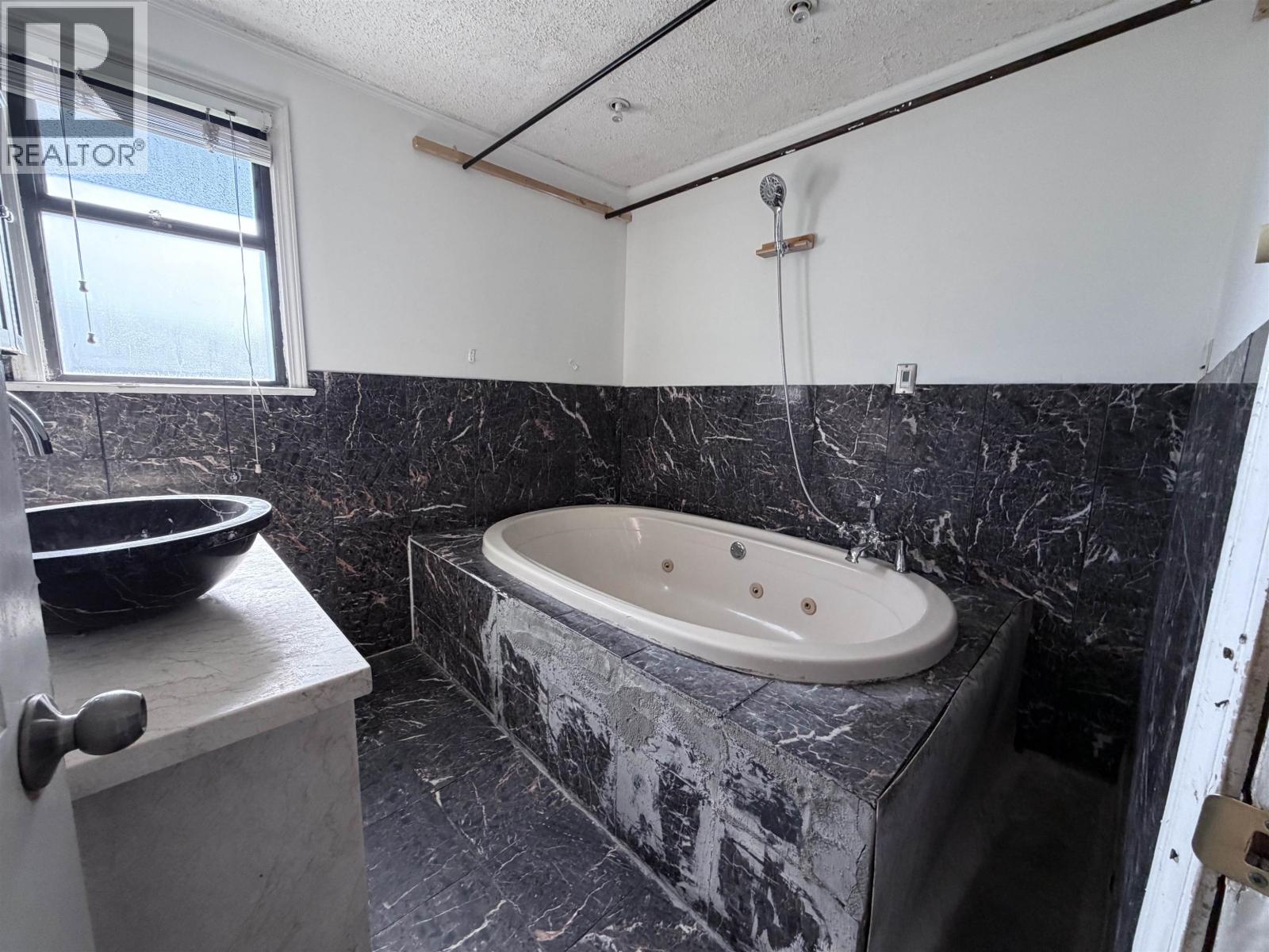 81xx Oak St Street, Vancouver, British Columbia  V6P 4A7 - Photo 4 - R3111304