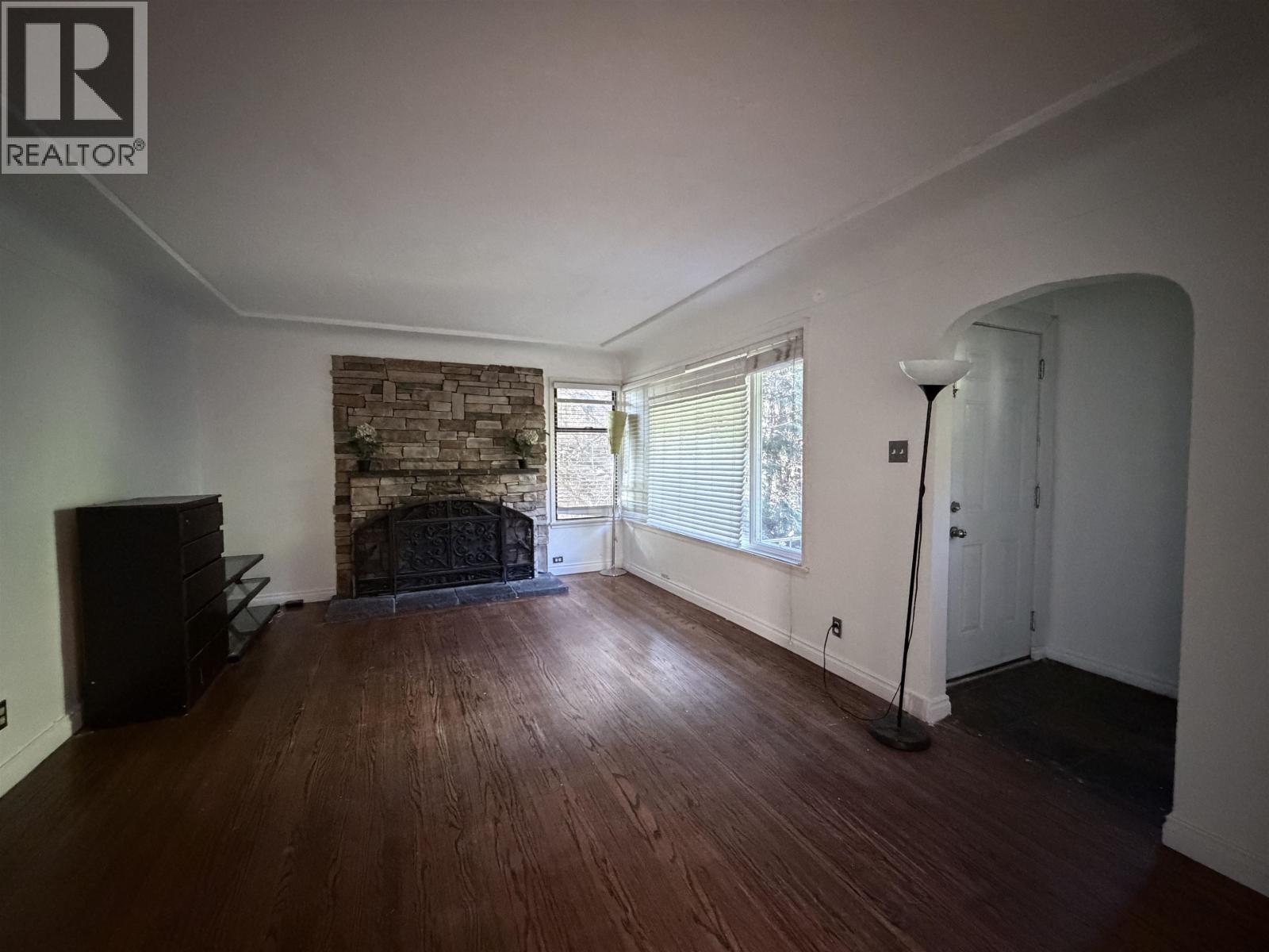 81xx Oak St Street, Vancouver, British Columbia  V6P 4A7 - Photo 1 - R3111304