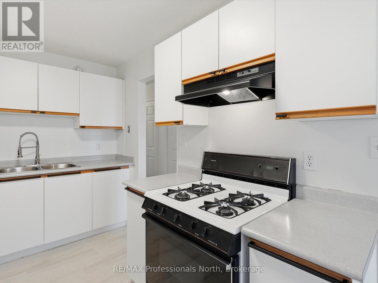 29 Pinecone Dr., Bracebridge, Ontario  P1L 2G3 - Photo 9 - X13003924