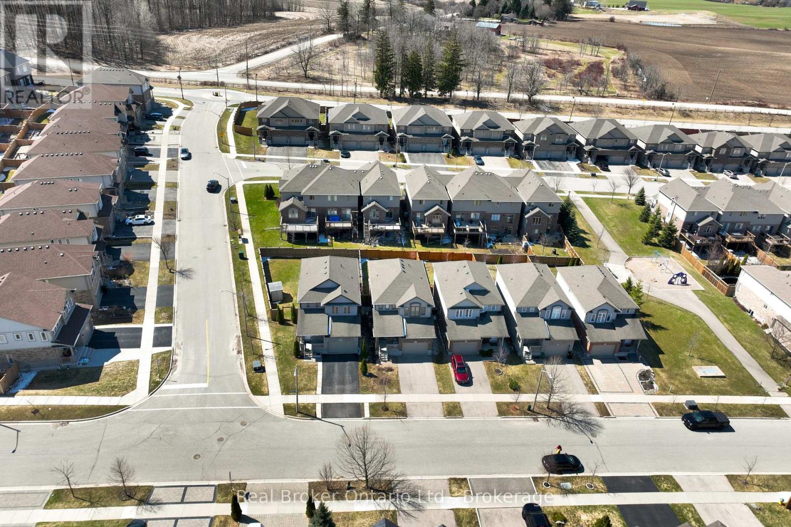 433 Twinleaf Street, Waterloo, Ontario  N2V 0B5 - Photo 2 - X13003950