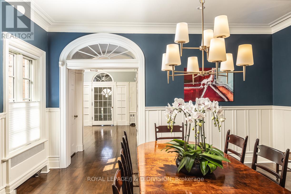 17 Parkwood Avenue, Toronto, Ontario  M4V 2W9 - Photo 10 - C13003814