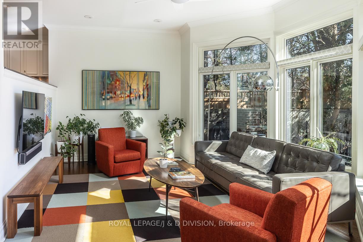 17 Parkwood Avenue, Toronto, Ontario  M4V 2W9 - Photo 18 - C13003814