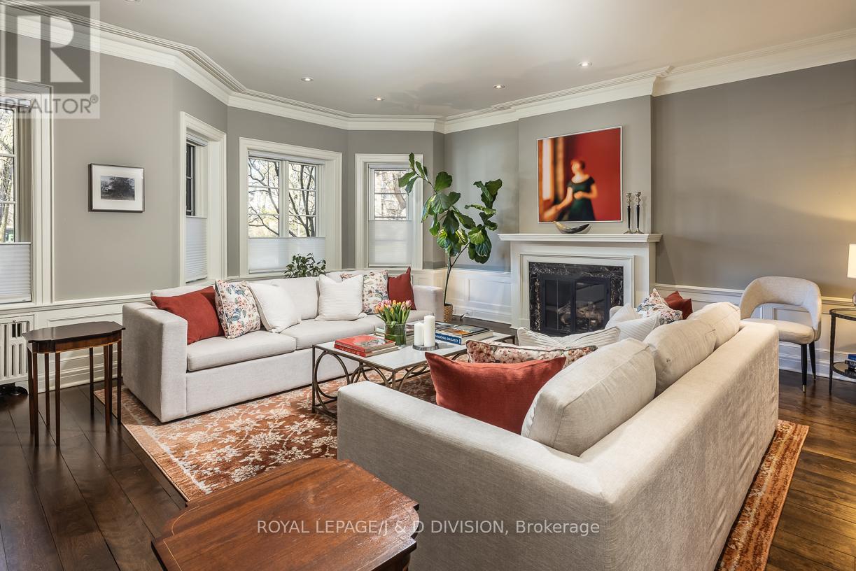 17 Parkwood Avenue, Toronto, Ontario  M4V 2W9 - Photo 5 - C13003814