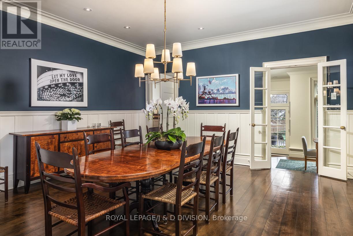 17 Parkwood Avenue, Toronto, Ontario  M4V 2W9 - Photo 9 - C13003814