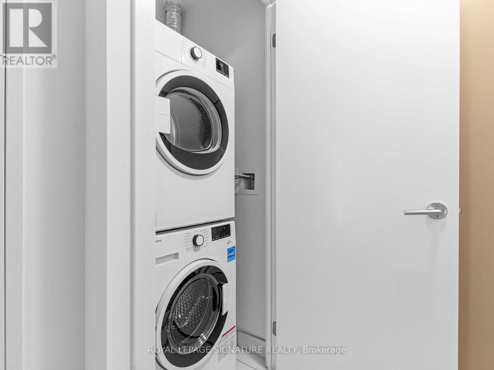 1401 - 5 Quarrington Lane, Toronto, Ontario  M3C 0S5 - Photo 4 - C13003938