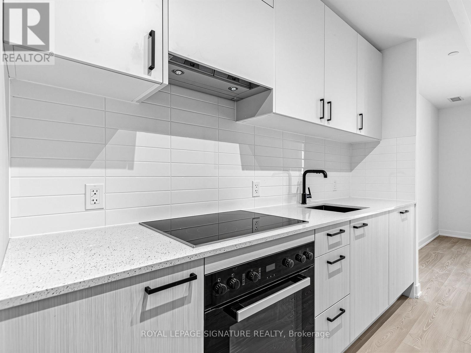 1401 - 5 Quarrington Lane, Toronto, Ontario  M3C 0S5 - Photo 6 - C13003938