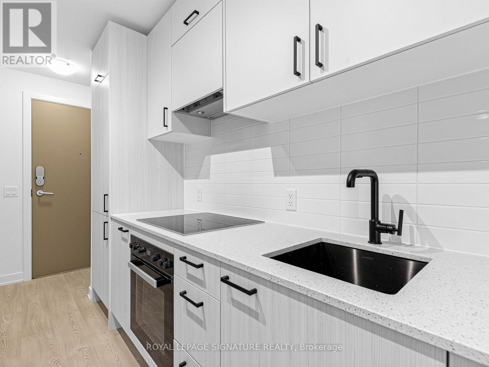 1401 - 5 Quarrington Lane, Toronto, Ontario  M3C 0S5 - Photo 7 - C13003938